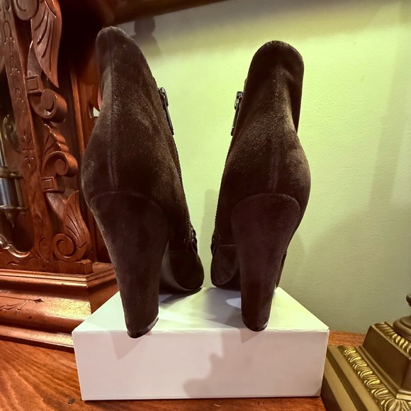 Sigerson Morrison Suede Leather Fringe Ankle Boots 4” Heel Size 7.5 MSRP $695 - Picture 5 of 11